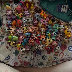 Littlest pet shop lot + pet shop house